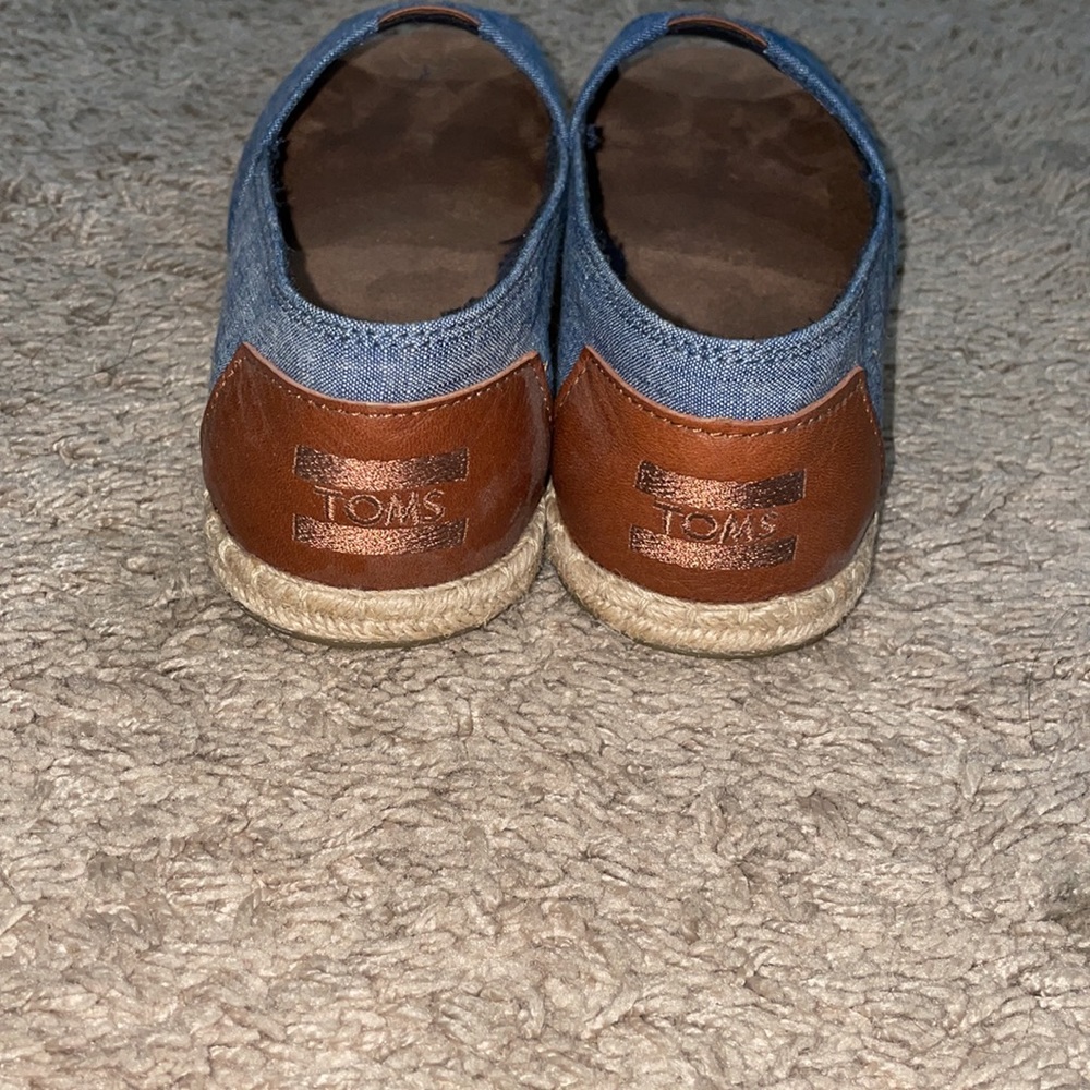 Toms Size 8 - Picture 3 of 5